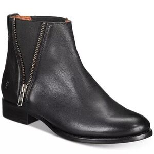FRYE 7B Carly Black Zip Details Pull on Chelsea Ankle Boots